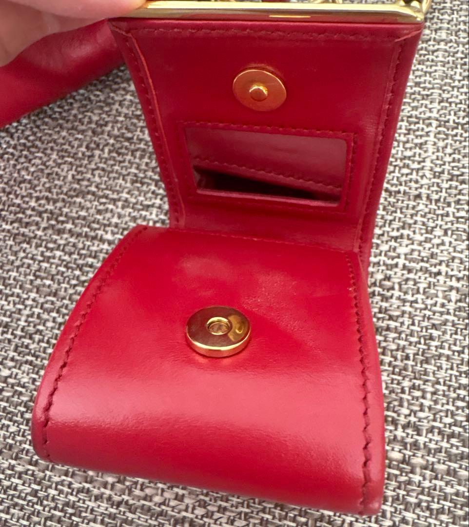 PRADA レッド キルティングショルダーバッグ