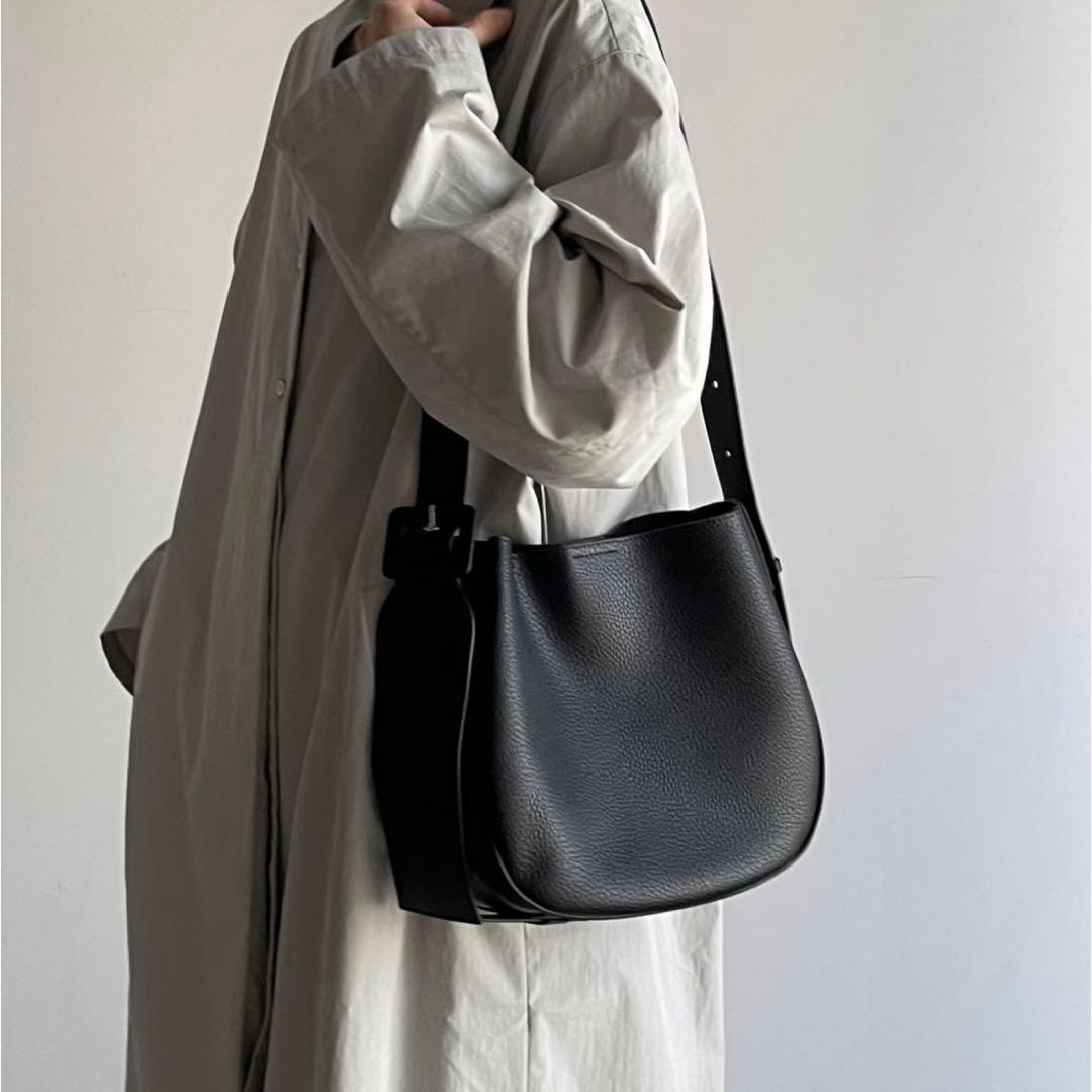 バッグ ショルダーバッグ レザー ブラック