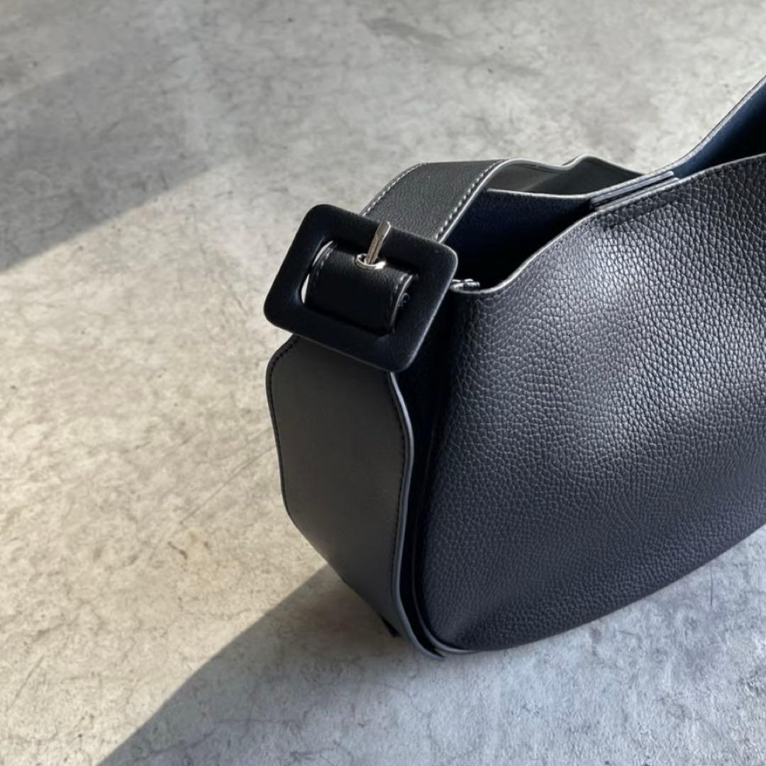 バッグ ショルダーバッグ レザー ブラック
