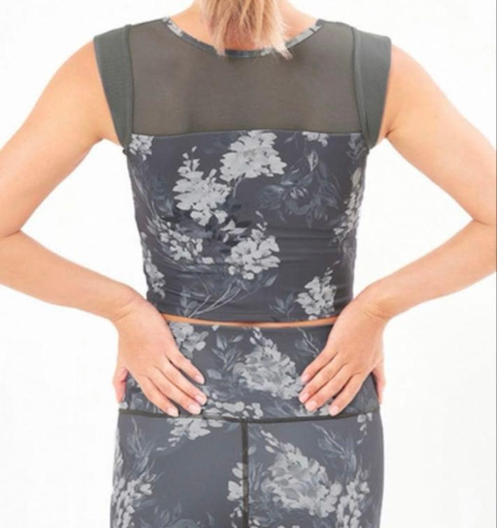 SUKALA cozyプリントノースリーブブラトップ・レギンス 2点セット M