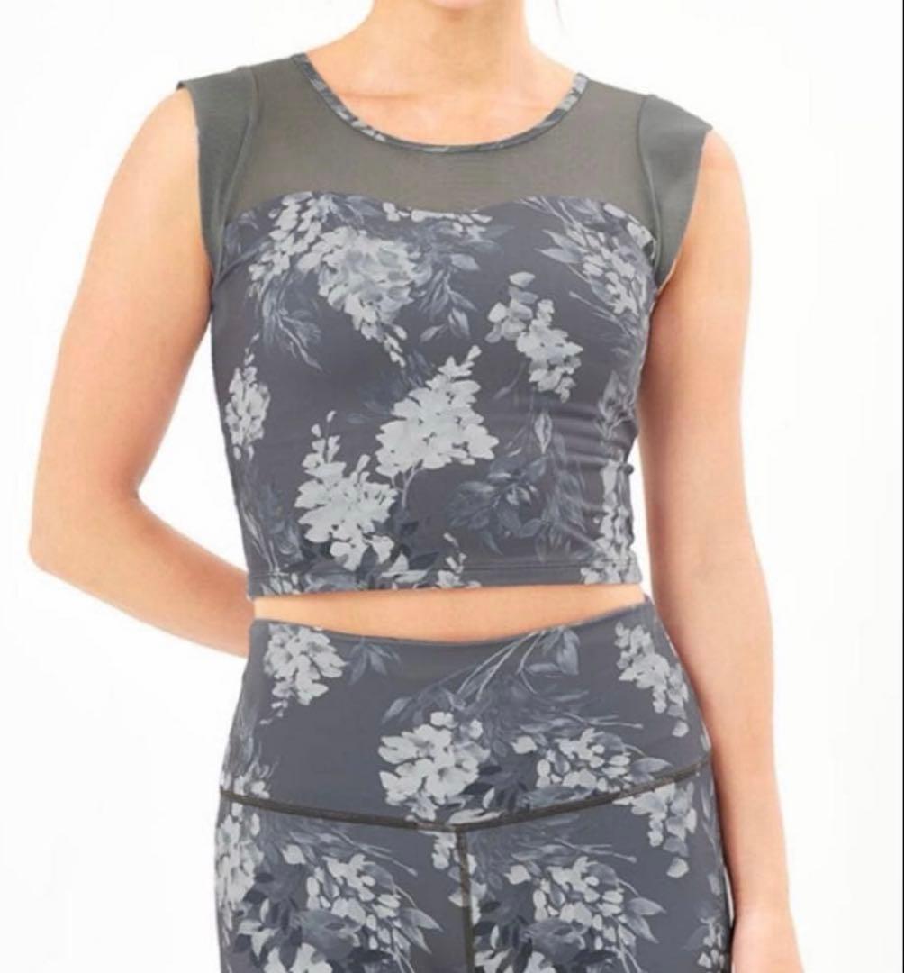 SUKALA cozyプリントノースリーブブラトップ・レギンス 2点セット M