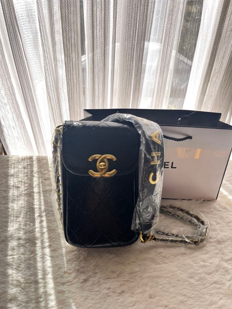 CHANEL ノベルティ スマホケース 2way