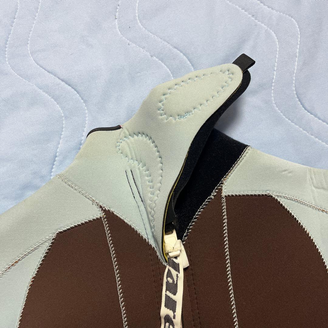 ブラウン・ピンク・ライトブルー 長袖ウェットスーツ