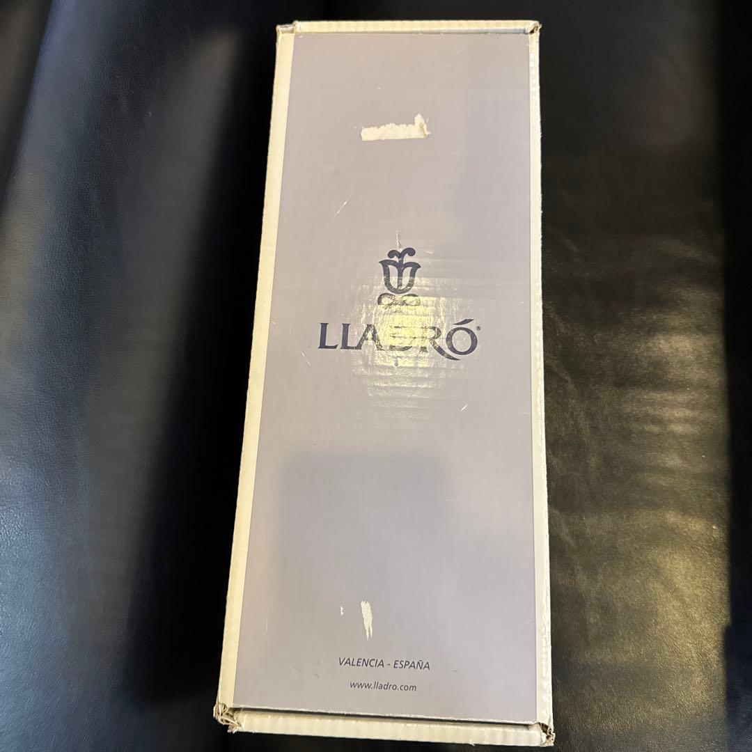 LLADRO 仔犬を抱く貴婦人 リヤドロ