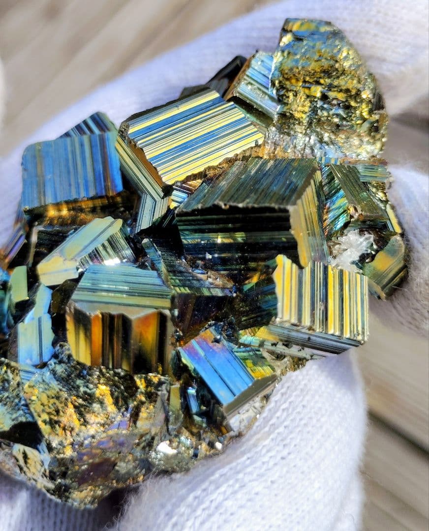 k*o様 カラーキュービックパイライト　クラスター ☆台座付☆　黄鉄鉱　インドネ