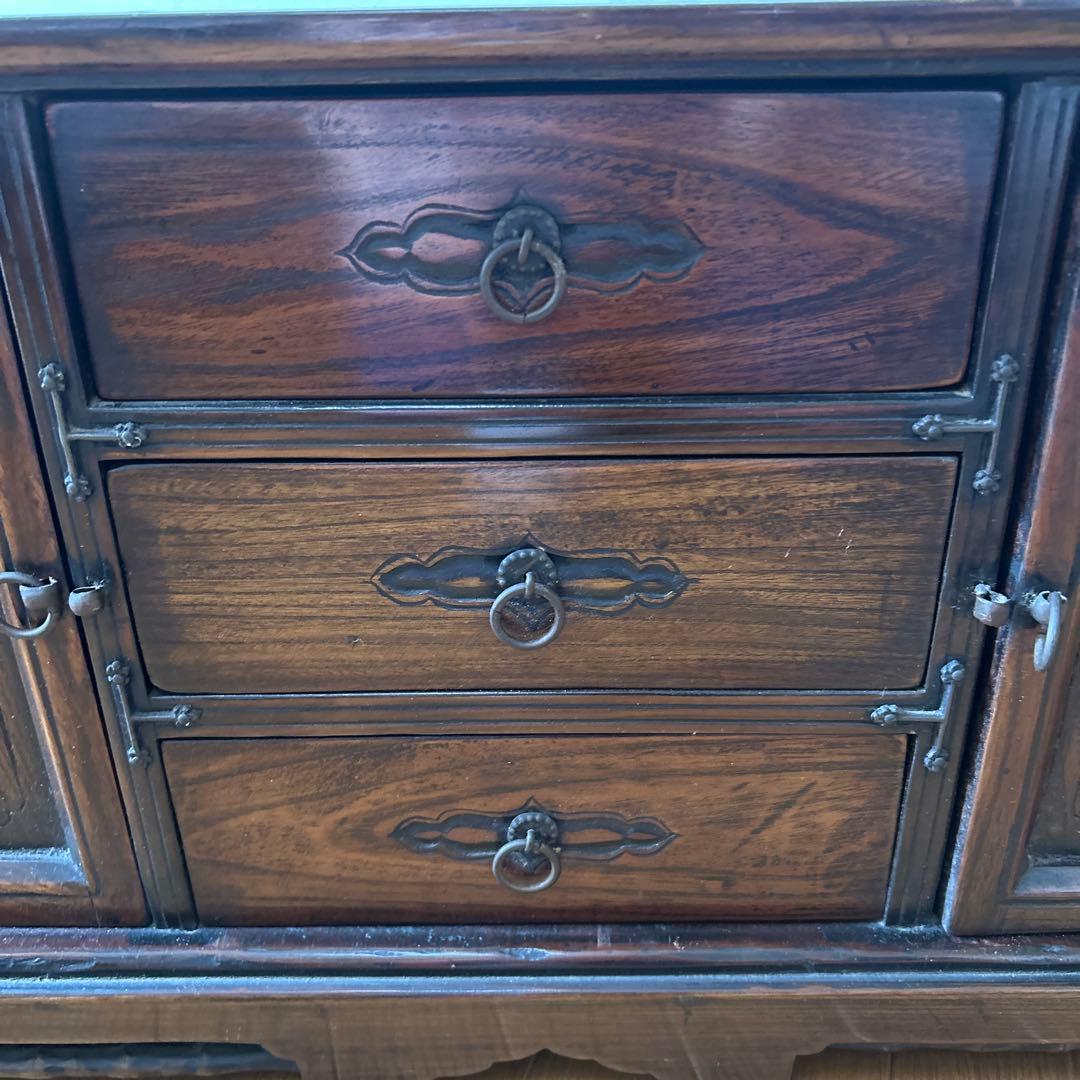 唐木飾り棚　彫刻入り木製箪笥　アンティーク　古美術　中国家具