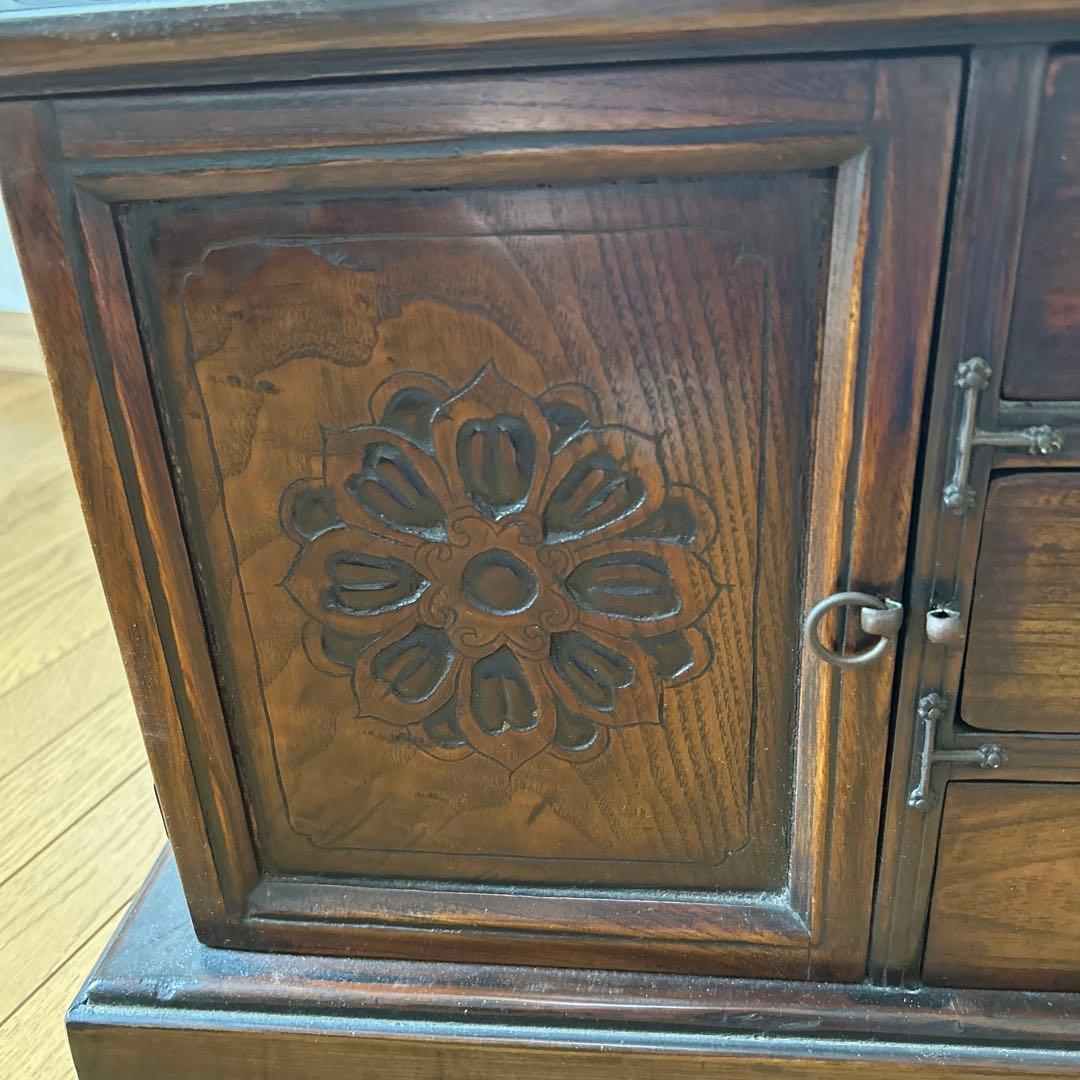 唐木飾り棚　彫刻入り木製箪笥　アンティーク　古美術　中国家具
