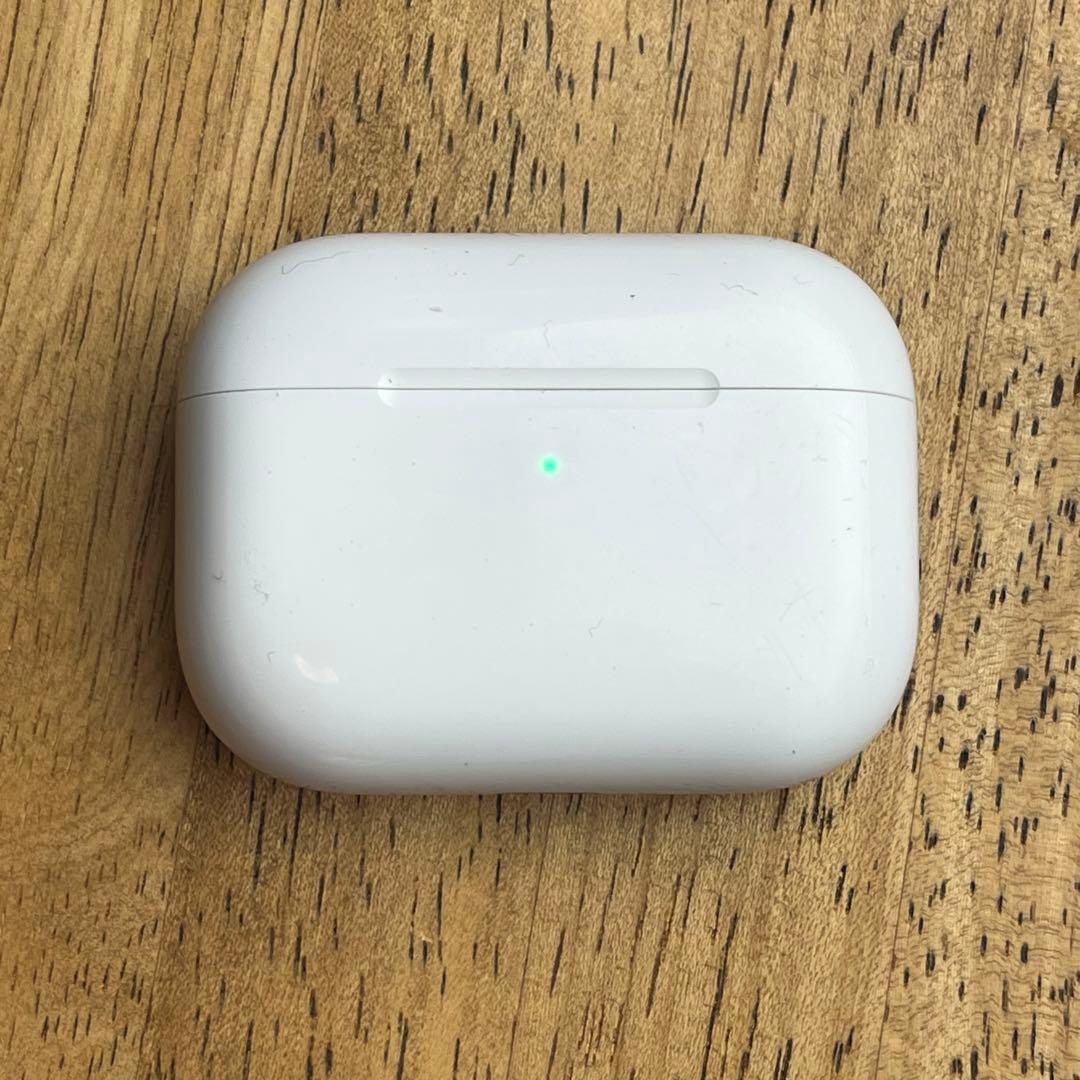 美品 AirPods Pro 第3世代 A3122 エアーポッズ プロ ケース