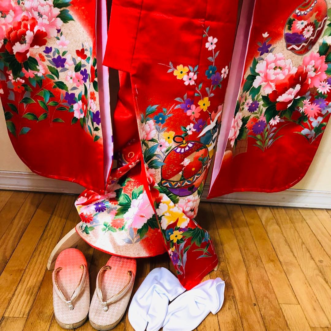 七五三七歳未使用着物‼️人気赤地暈し⭐︎手毬花々煌びやか際立つ⭐︎安心フルセット逸品