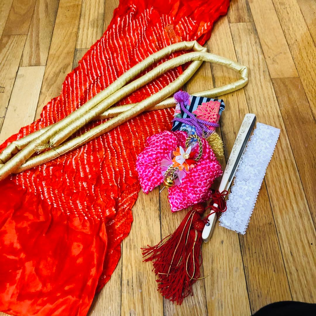 七五三七歳未使用着物‼️人気赤地暈し⭐︎手毬花々煌びやか際立つ⭐︎安心フルセット逸品