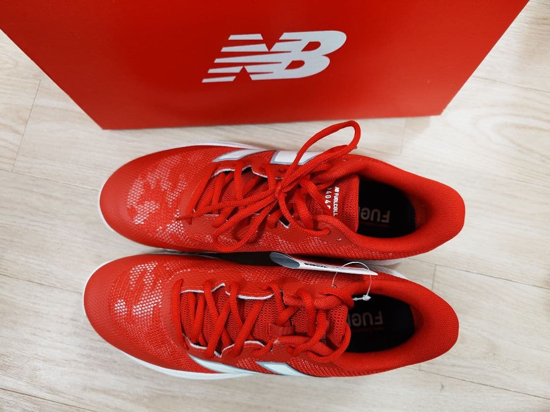 New Balance FURON レッドスニーカー　野球　トレーニングシューズ