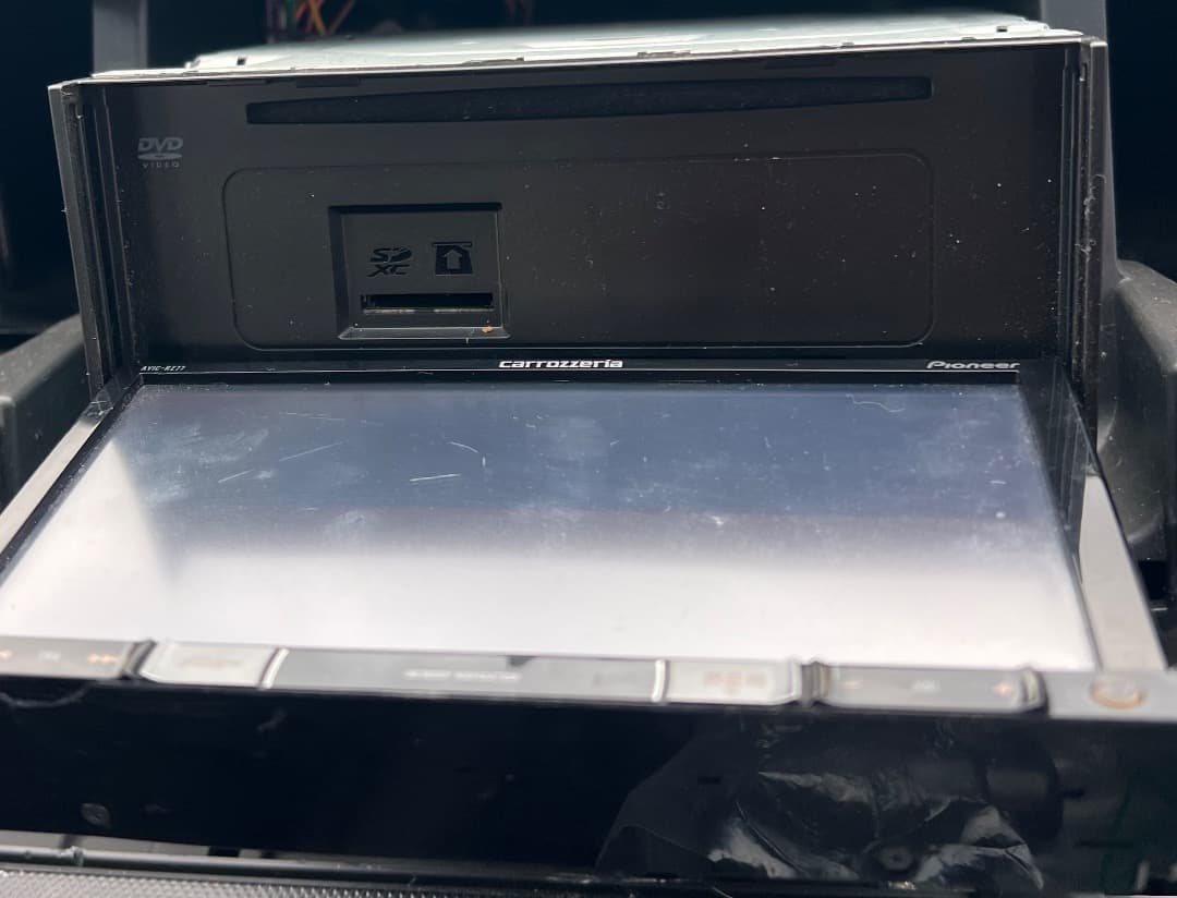 Pioneer AVIC-RZ77 カーナビゲーション　2015年製