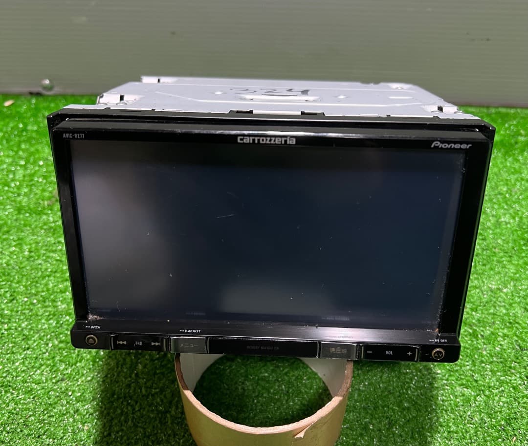 Pioneer AVIC-RZ77 カーナビゲーション　2015年製