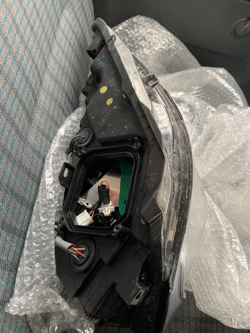 レクサスct 中期 バージョンCヘッドライト(助手席側) 2014年式