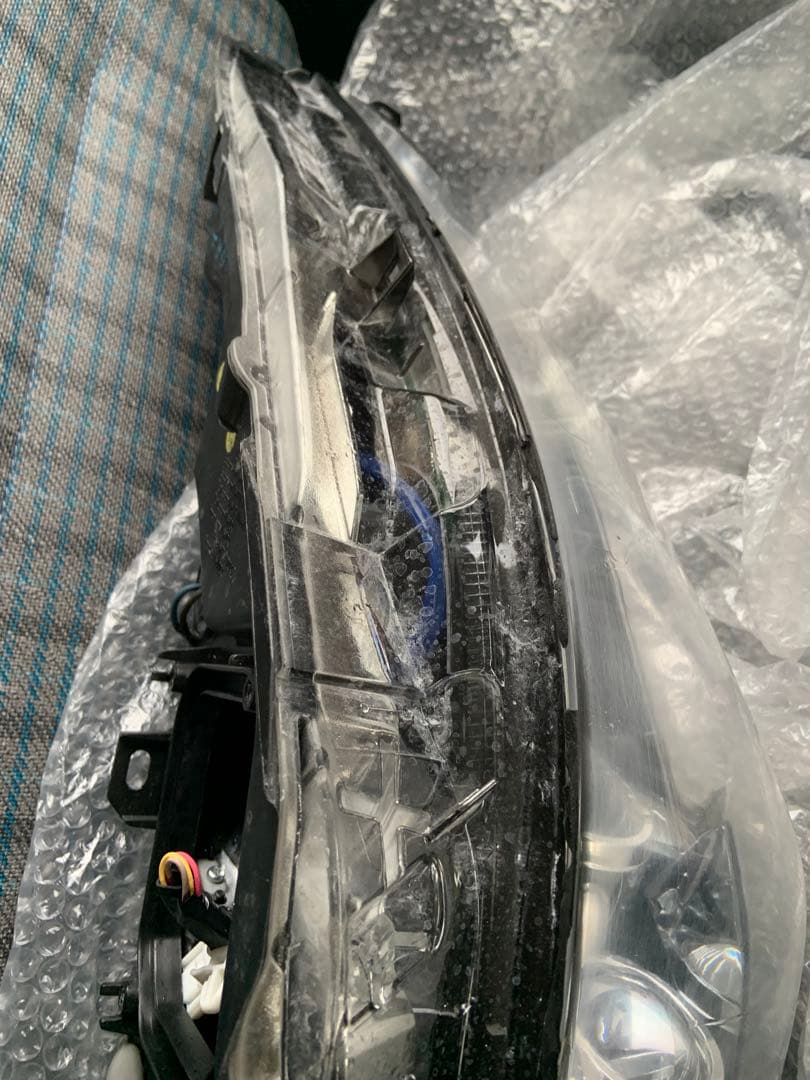 レクサスct 中期 バージョンCヘッドライト(助手席側) 2014年式