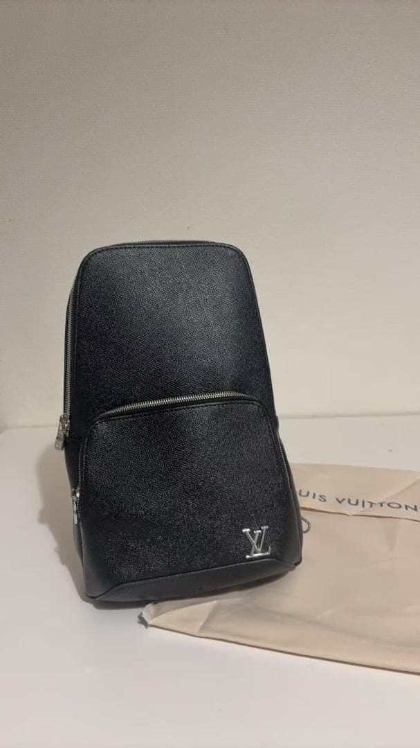 M30443 アヴェニュー ブラック ショルダー