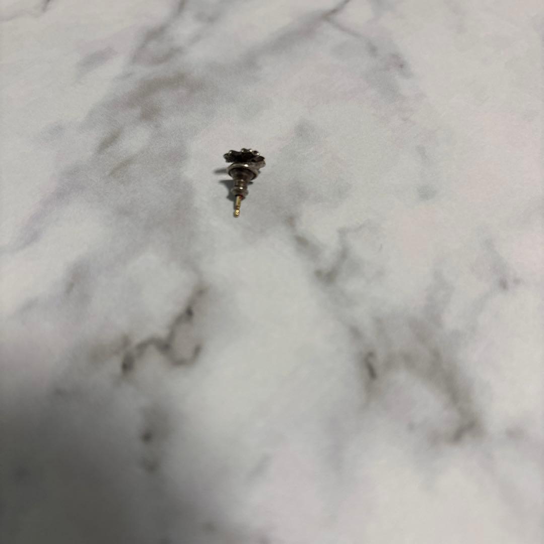 Chrom hearts クロスピアス