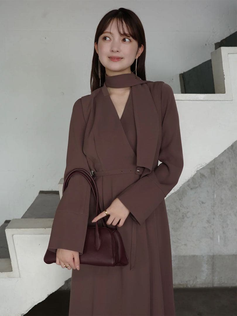 【新品未使用】anuans ダブルサテンクラシカルワンピース