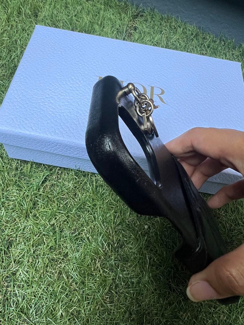 ディオールiPhone15カバーケース