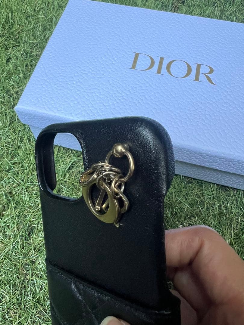 ディオールiPhone15カバーケース