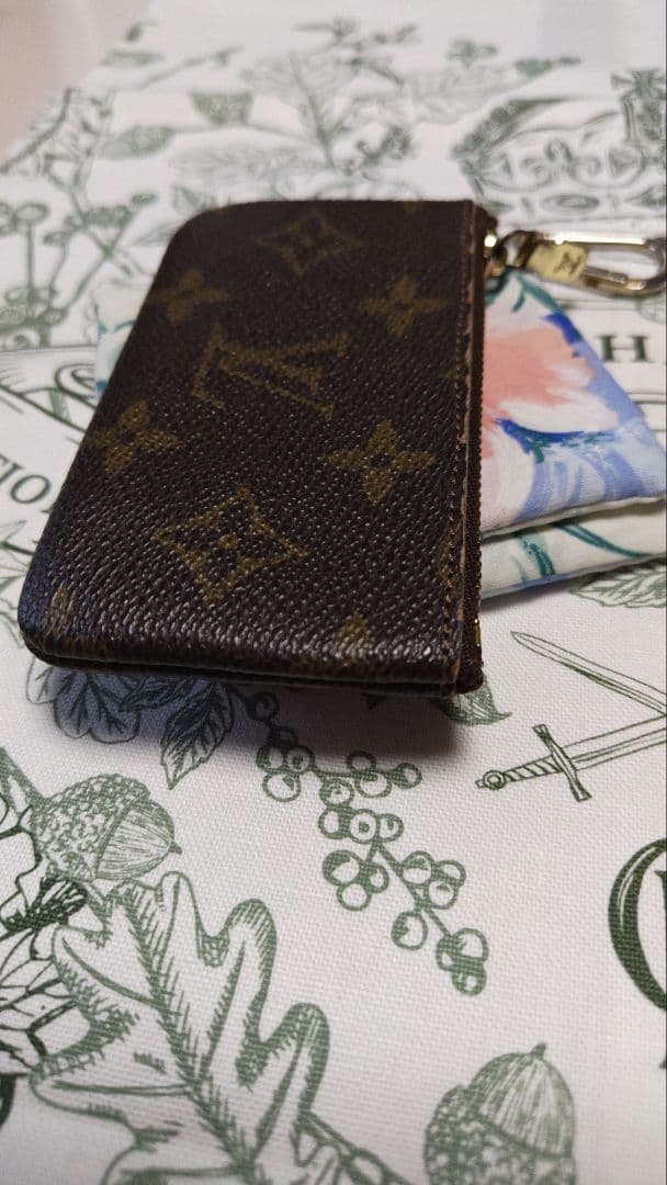 ルイヴィトン　モノグラム　キーケース　小銭入れ　ブラウン