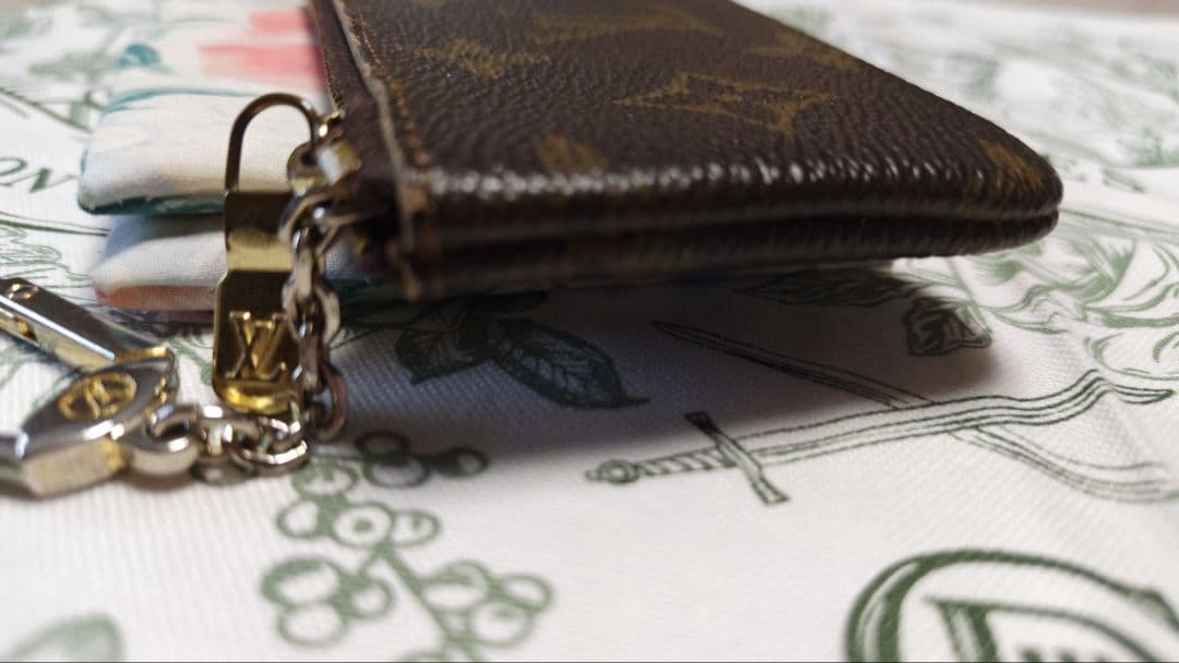 ルイヴィトン　モノグラム　キーケース　小銭入れ　ブラウン