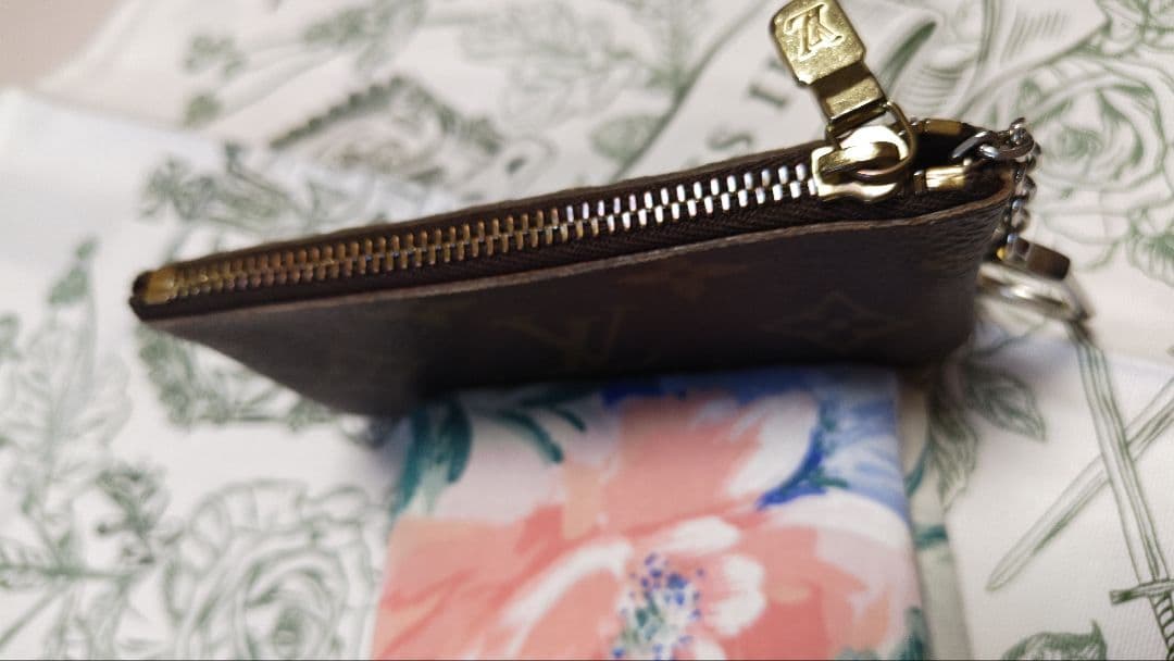 ルイヴィトン　モノグラム　キーケース　小銭入れ　ブラウン