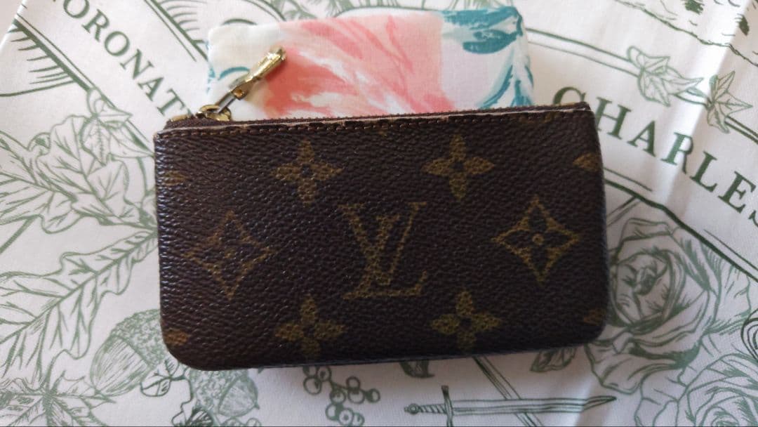 ルイヴィトン　モノグラム　キーケース　小銭入れ　ブラウン