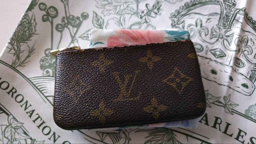 ルイヴィトン　モノグラム　キーケース　小銭入れ　ブラウン