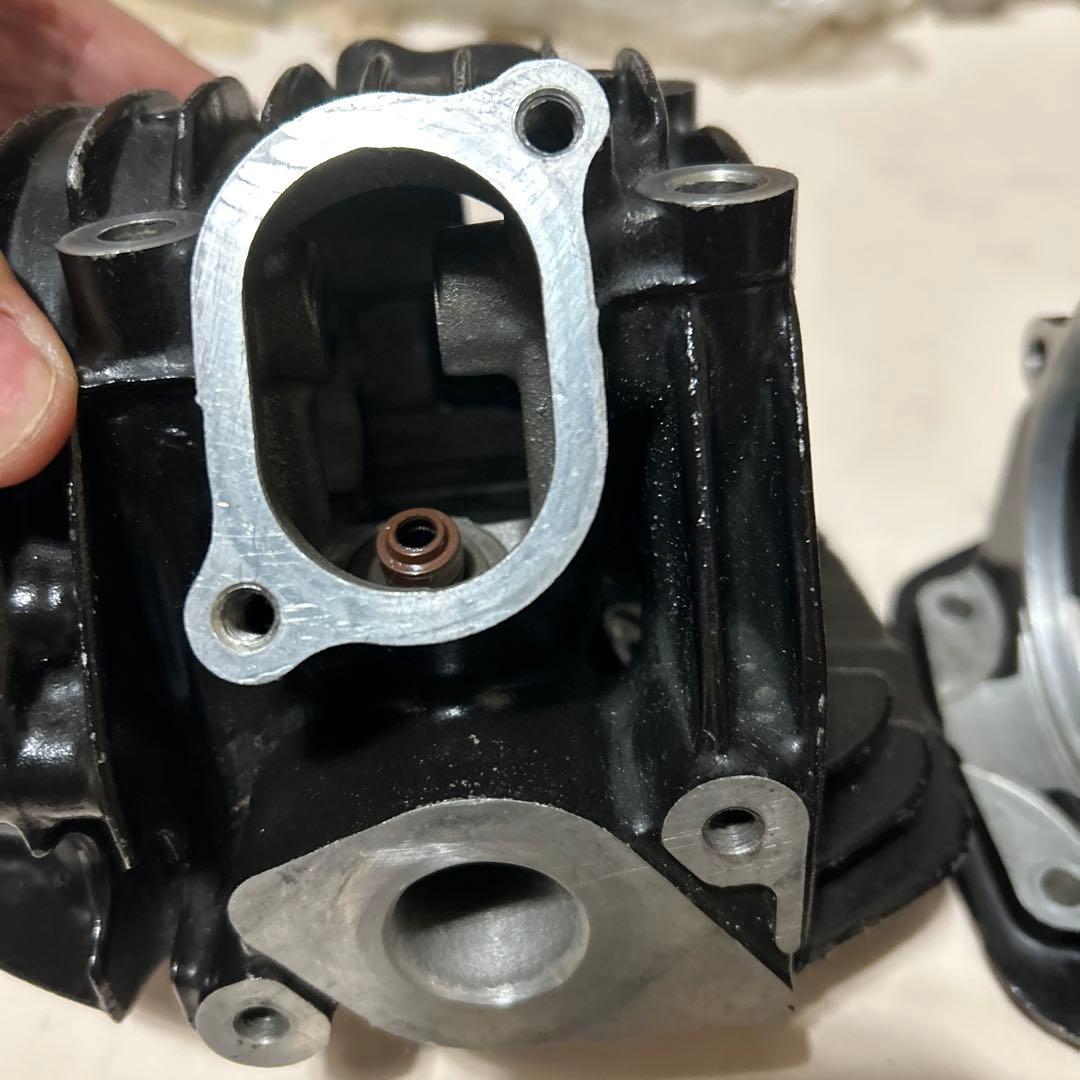 グロム　シリンダーヘッド