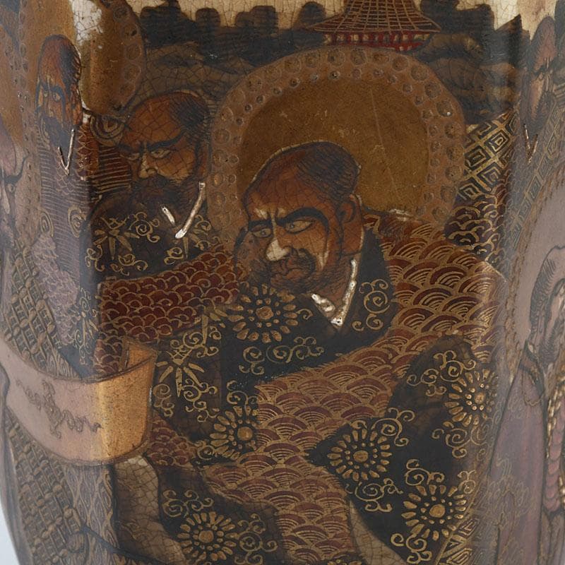 薩摩焼　丸二造　金襴手　羅漢図　花瓶　Z　9602