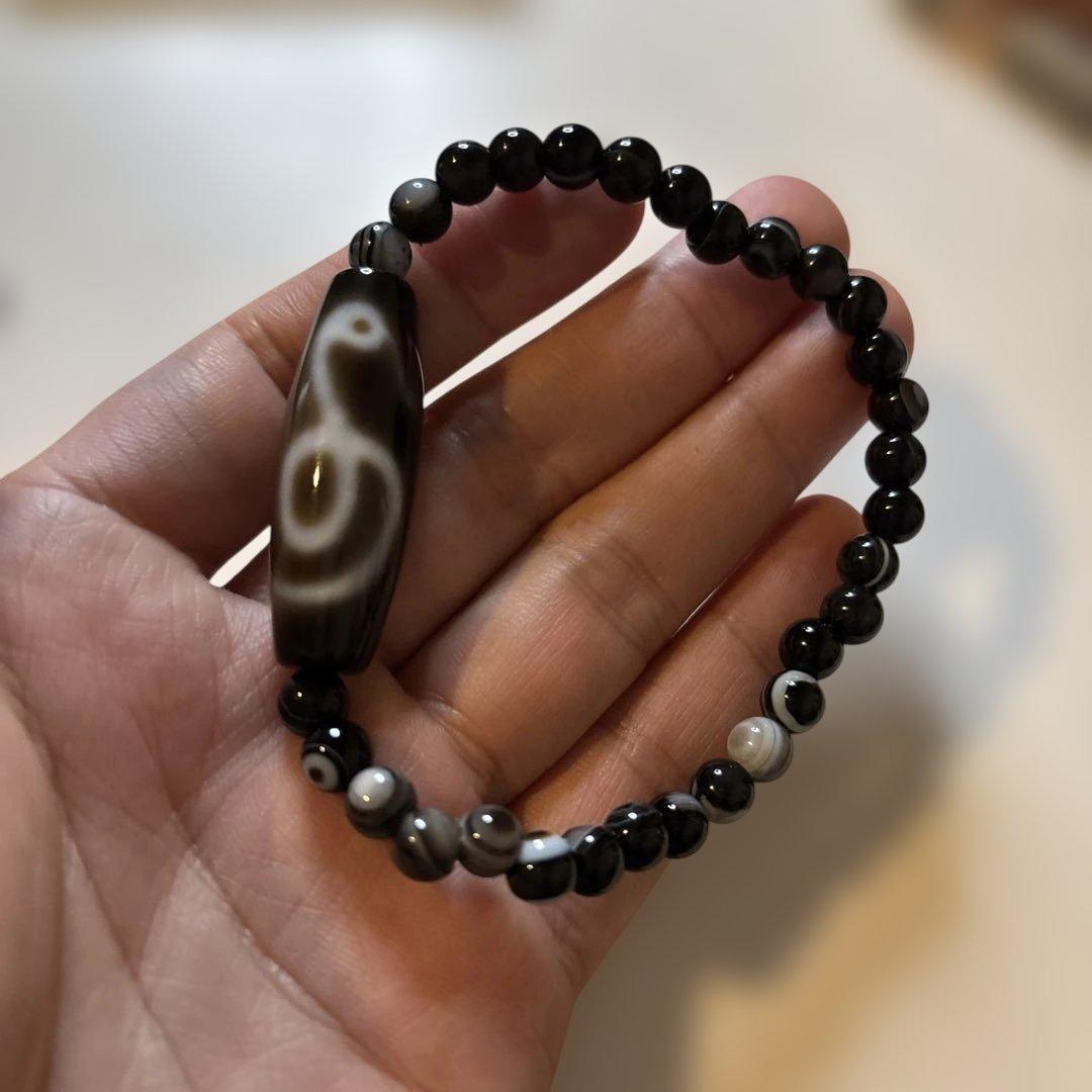 これはすっごい！三面大黒天様と目が綺麗な白蛇天珠様のブレス！天眼石！