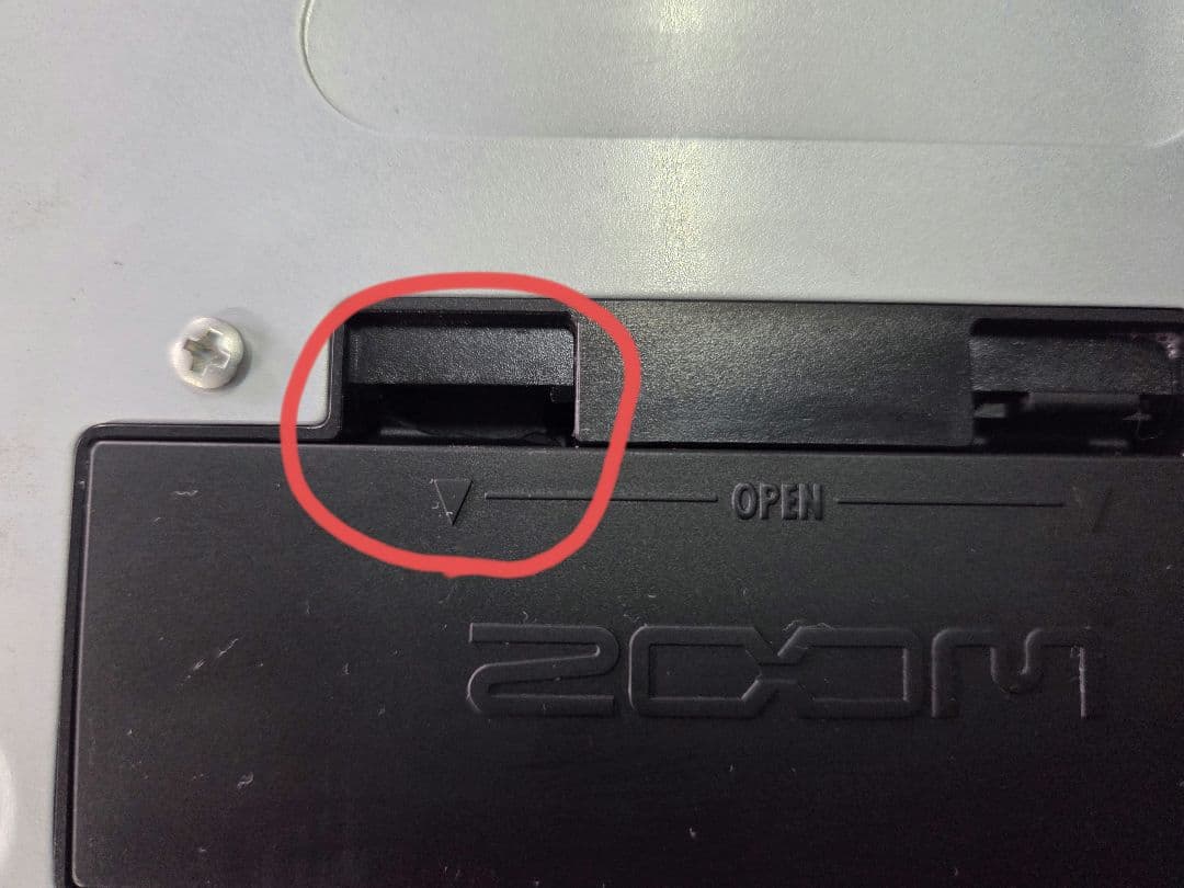 111804 ZOOM B3 ベースエフェクター