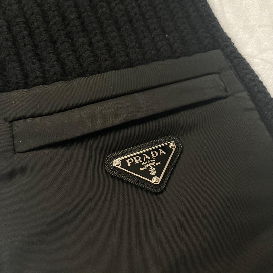 プラダ PRADA 三角プレート ニット マフラー UMS354