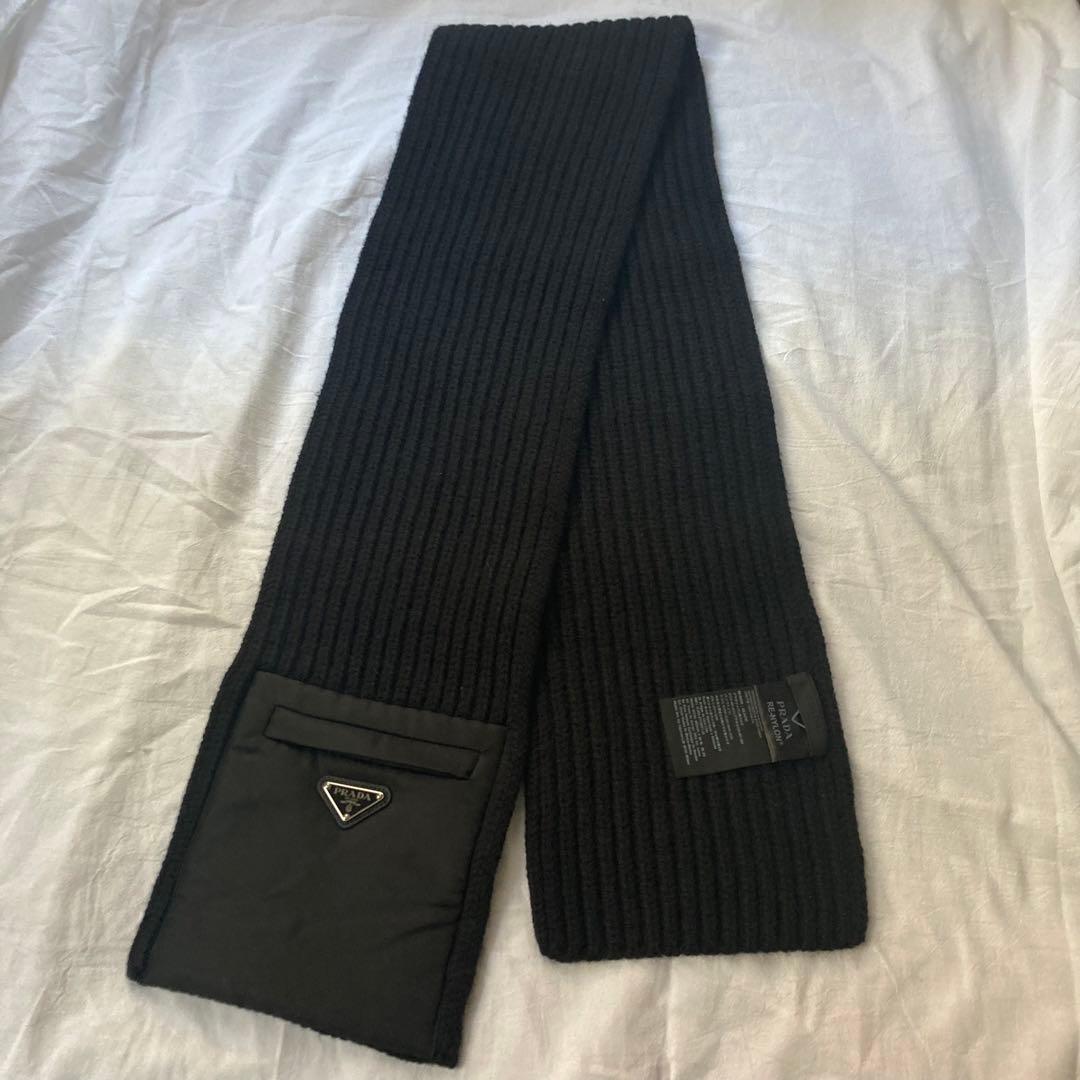 プラダ PRADA 三角プレート ニット マフラー UMS354