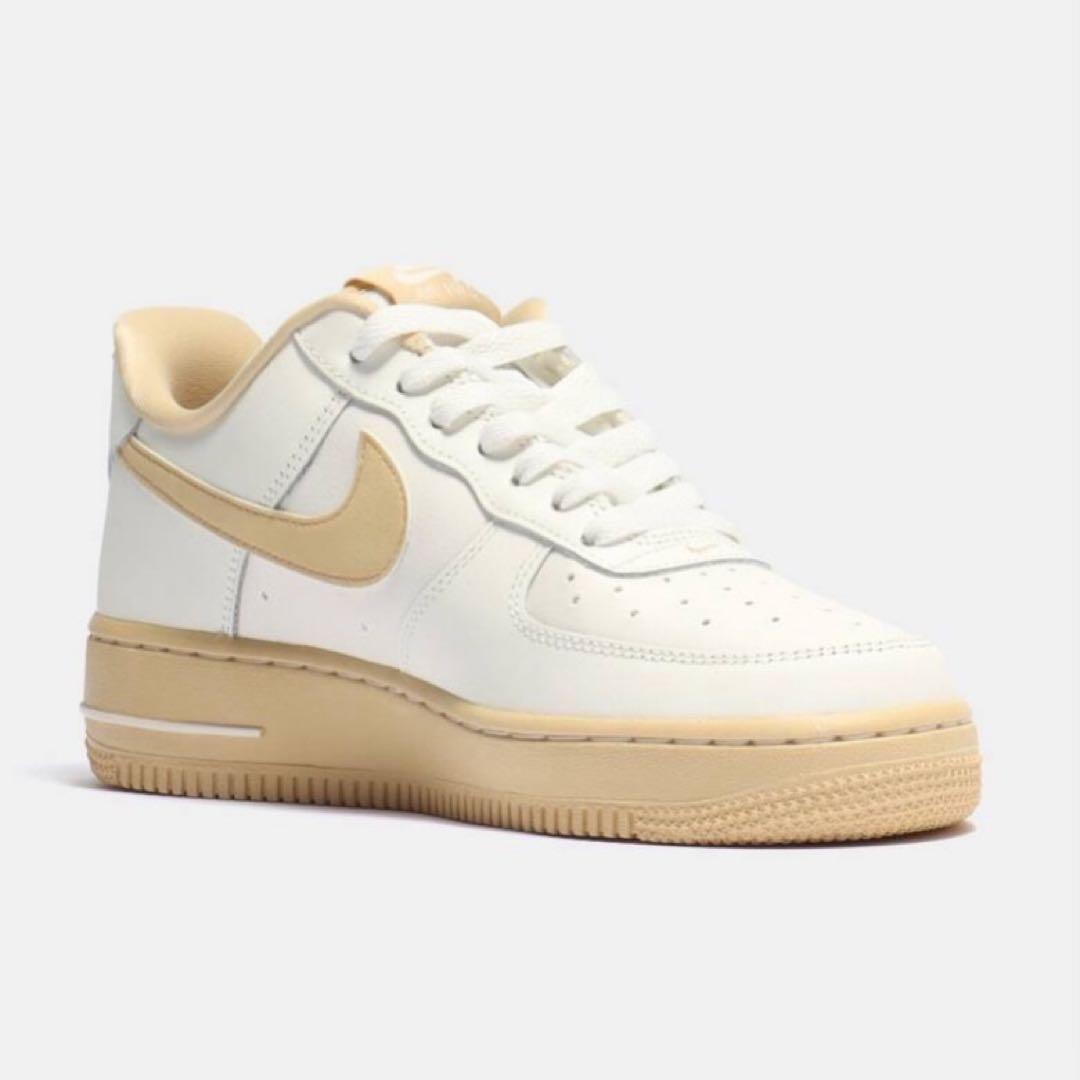 【新品24.5cm】NIKE W エアフォース１'07 セイル/セサミ