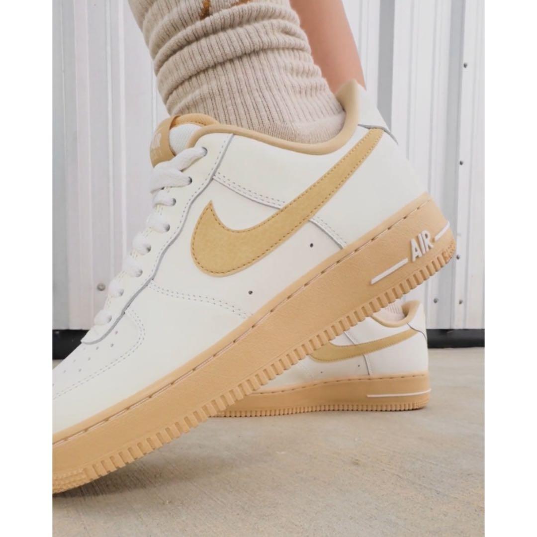 【新品24.5cm】NIKE W エアフォース１'07 セイル/セサミ
