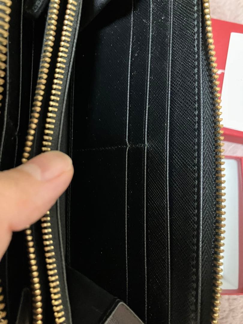Salvatore Ferragamo ブラック長財布