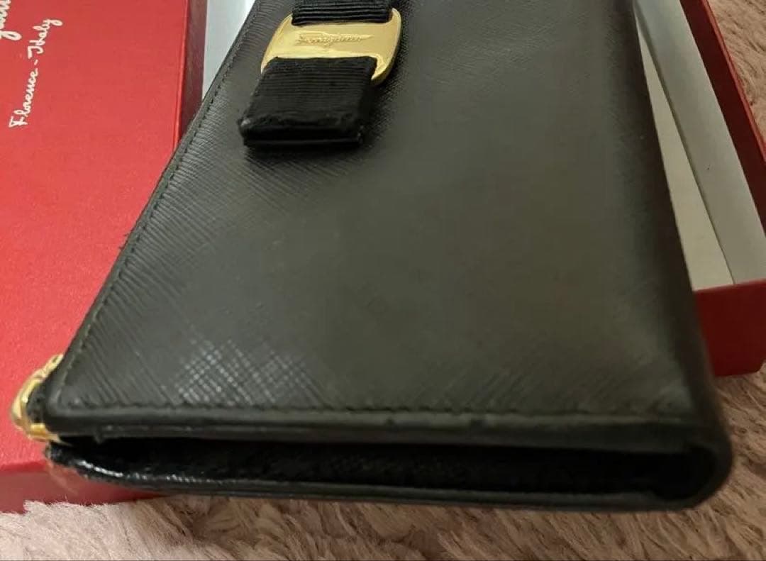 Salvatore Ferragamo ブラック長財布