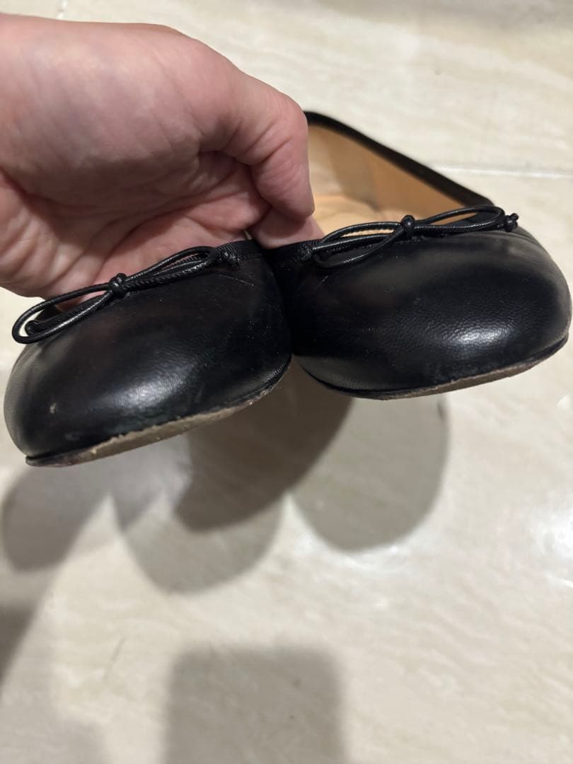 Christian Louboutin ブラックバレエシューズ　サイズ38.5