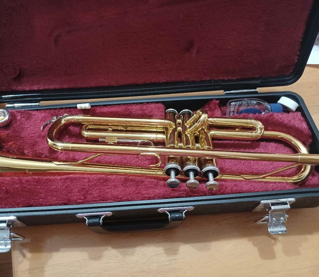 ゴールドトランペット 3バルブ ケース付き
