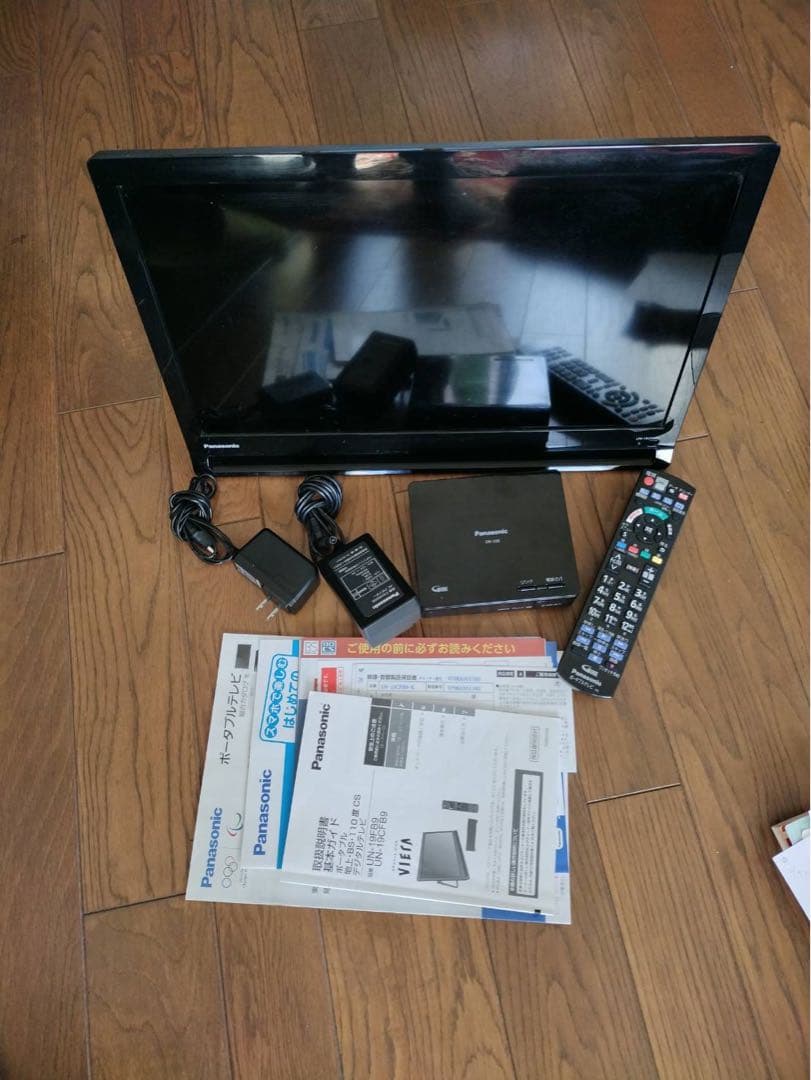 ヒロ様　Panasonic ポータブルテレビ UN-19CFB9-K