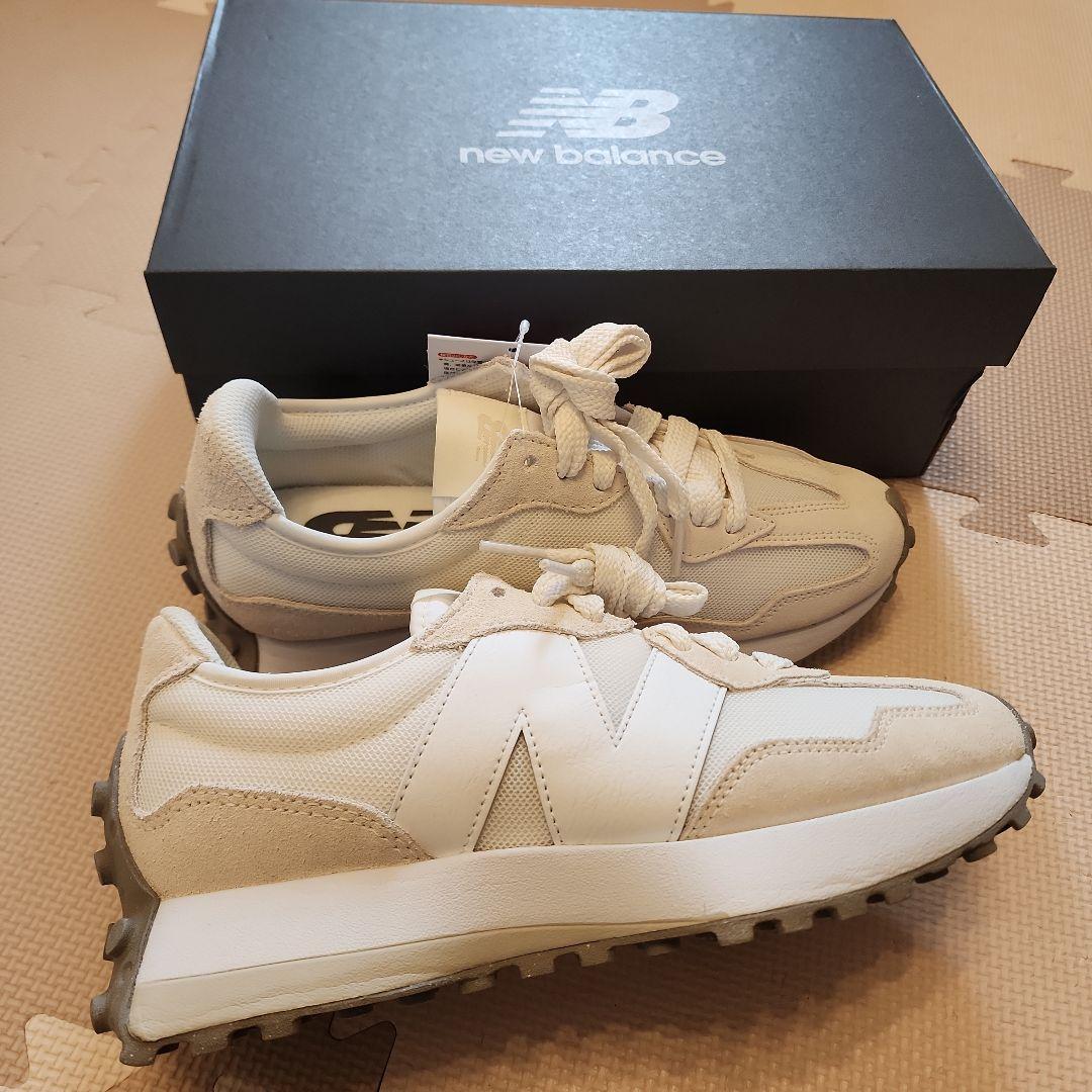 新品24.5cm　ニューバランスnewbalanceスニーカーU327LNA　白