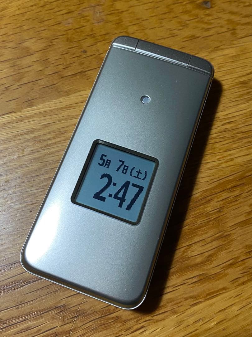 KYF43 KYOCERA ゴールド 携帯電話 本体