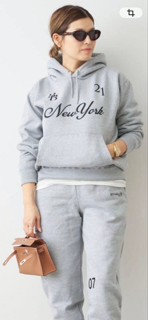 Deuxieme Class BNT フーディー