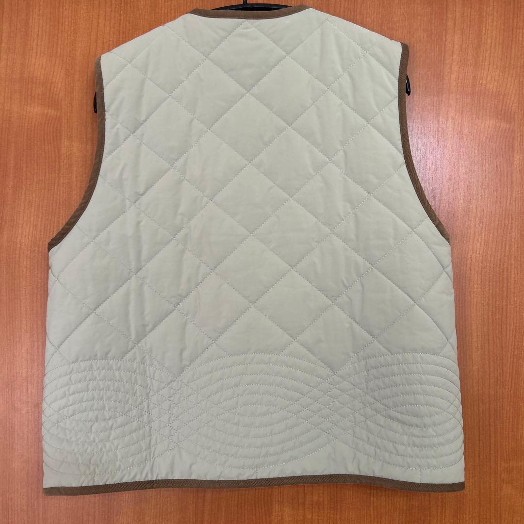 北欧暮らしの道具店　ベスト　よしいちひろさんコラボ　ライトカーキ