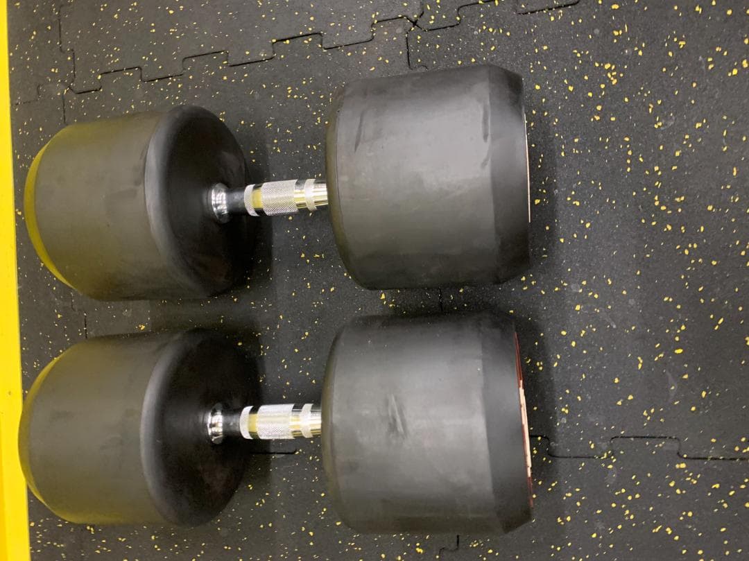 18000円割引　　ラバーダンベル　57.5㎏　2個セット　定価68000円