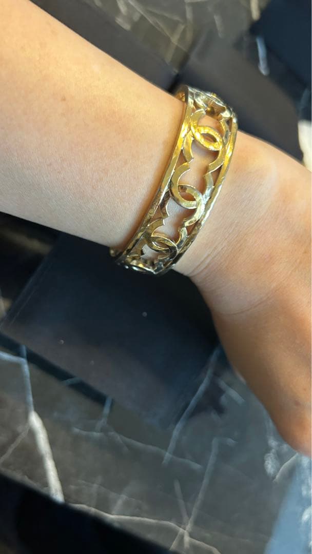最終お値下げ！！CHANEL 美品　レア　ゴールドバングル