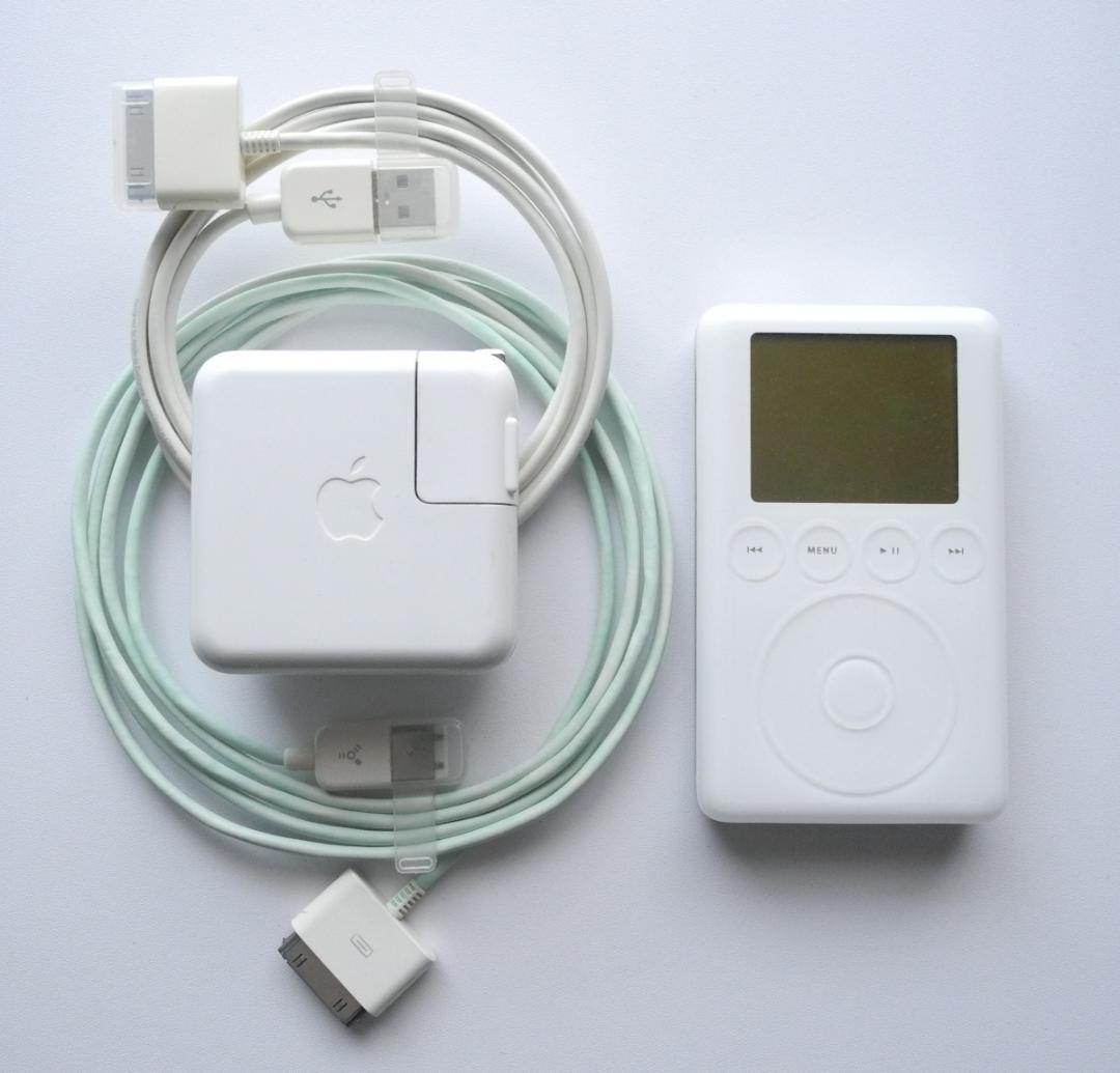 動作品　第3世代iPod　ACアダプター・ケーブル付き