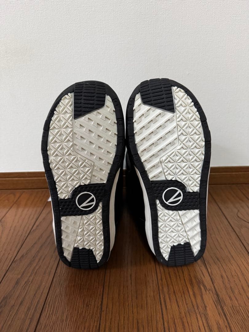 新品未使用　LASTARTS ラスターツ BOA 22.5cm-23.0cm